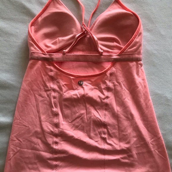 Cute flattering lululemon tank top! - Picture 2 of 3